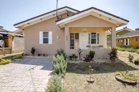 Bellarose At Colbeck ,Gated With Pool, Stylishly Modern Villa Old Harbour Bagian luar foto