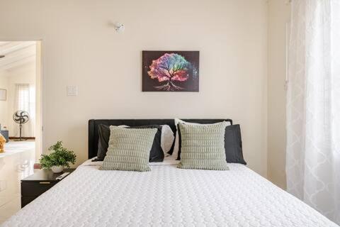Bellarose At Colbeck ,Gated With Pool, Stylishly Modern Villa Old Harbour Bagian luar foto