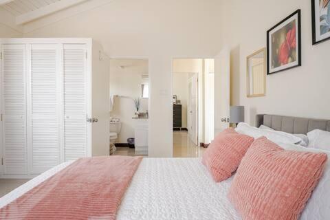 Bellarose At Colbeck ,Gated With Pool, Stylishly Modern Villa Old Harbour Bagian luar foto